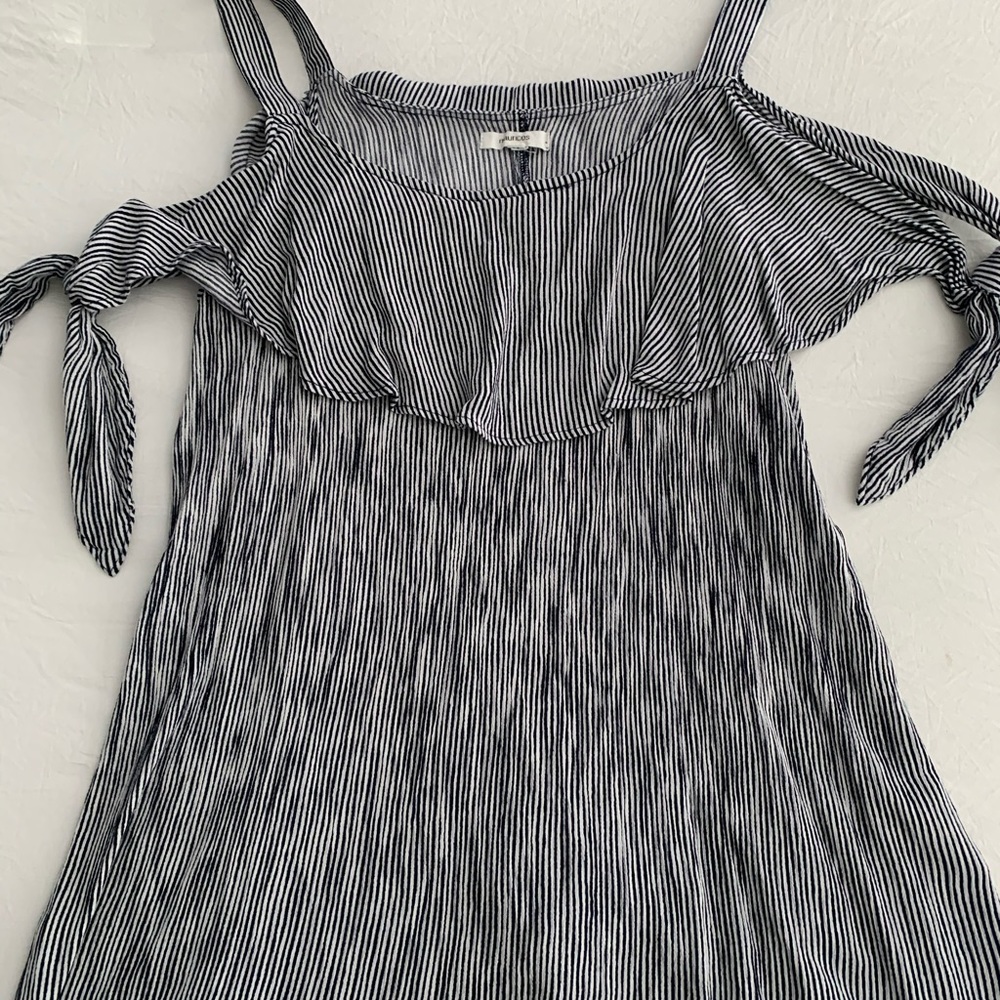 Cold shoulder top